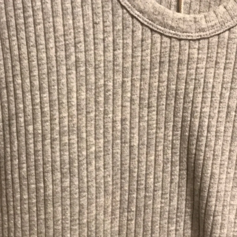New Universal Thread top - Picture 2 of 6